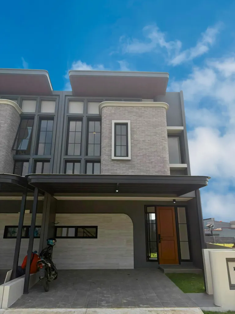 Interior or exterior of Araya Lake